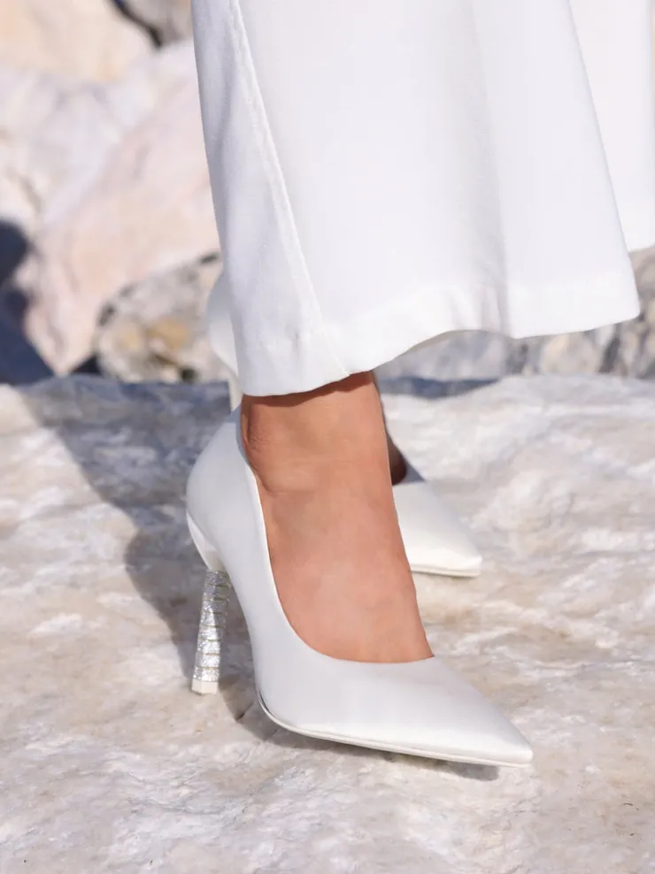 Linzi ADORE Fashion