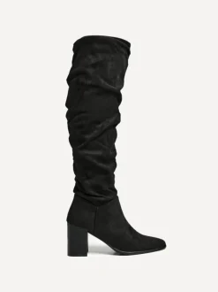 Linzi ESCADA New