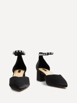 Linzi FEARNE Online