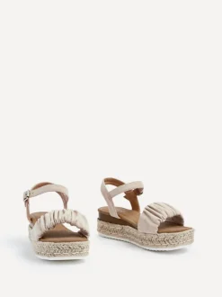 Linzi MELANI New