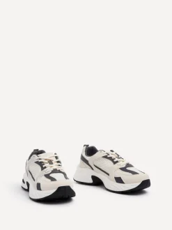 Linzi VENTURE New